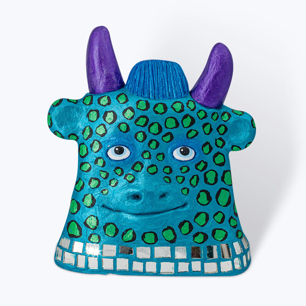 Objektkunst "Shiny Blue Cow" - Betonplastik-Skulptur-Pia Grambart-UpH Kunstladen