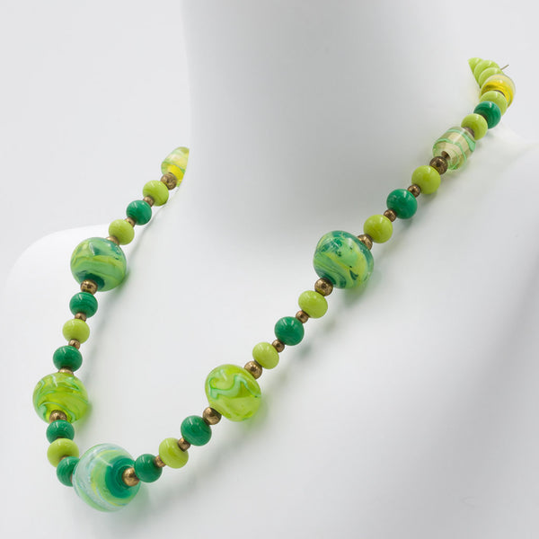 Kette grün, 20,5mm-Perle und 4x 17,8mm Perlen + verschiedene kleinere Perlen-Ketten-Werner Skowranek-UpH Kunstladen
